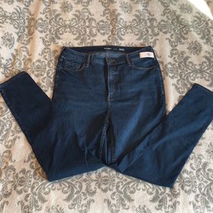 🫧NWT 14-18 Rockstar Super Skinny jeans